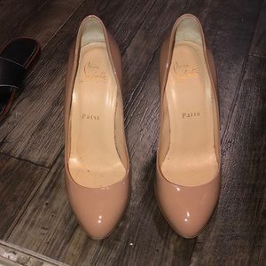 Nude red bottoms